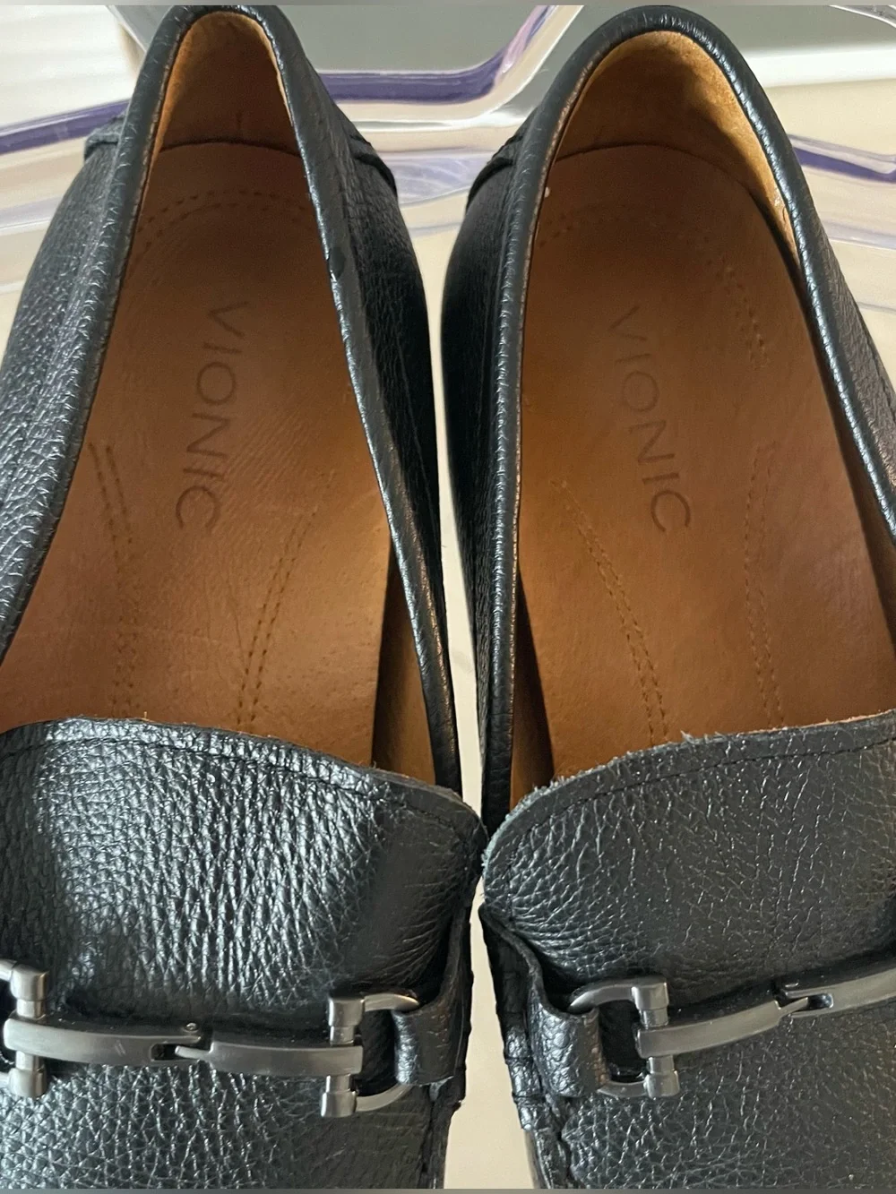 Vionic Mason Black Leather Bit Loafers US 10.5